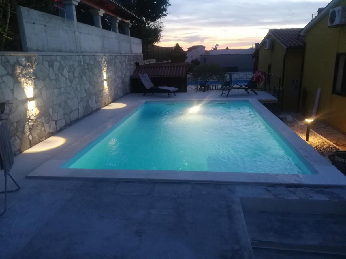 Kamenjak Volme, Cousy House With Pool Banjole Luaran gambar