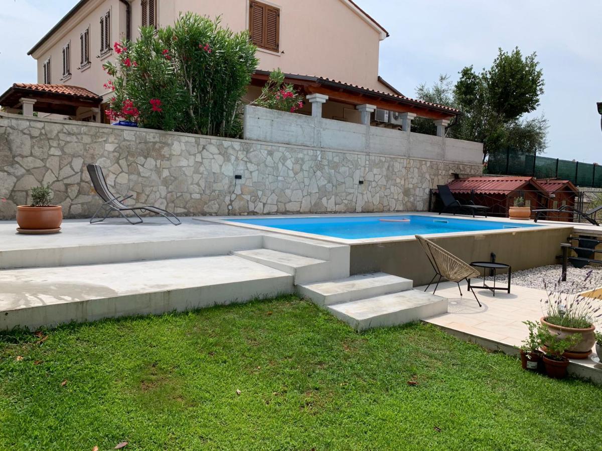 Kamenjak Volme, Cousy House With Pool Banjole Luaran gambar